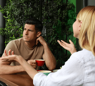 10 Dating Red Flags Matchmakers See All the Time